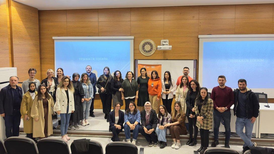 Trabzon Öğretmen Akademileri kapsamında Edebiyat ve Ekoloji konulu eğitim Doç.Dr. Elif ÖKSÜZ GÜNEŞ tarafından gerçekleştirildi.
