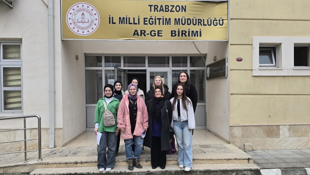 ÇEKYA PRAG'DA GERÇEKLEŞTİRİLECEK OLAN MESLEKİ EĞİTİM ÖĞRENİCİLERİNİN KISA DÖNEMLİ HAREKETLİLİĞİ FAALİYETİ ÖNCESİ BİLGİLENDİRME TOPLANTISI GERÇEKLEŞTİRİLDİ